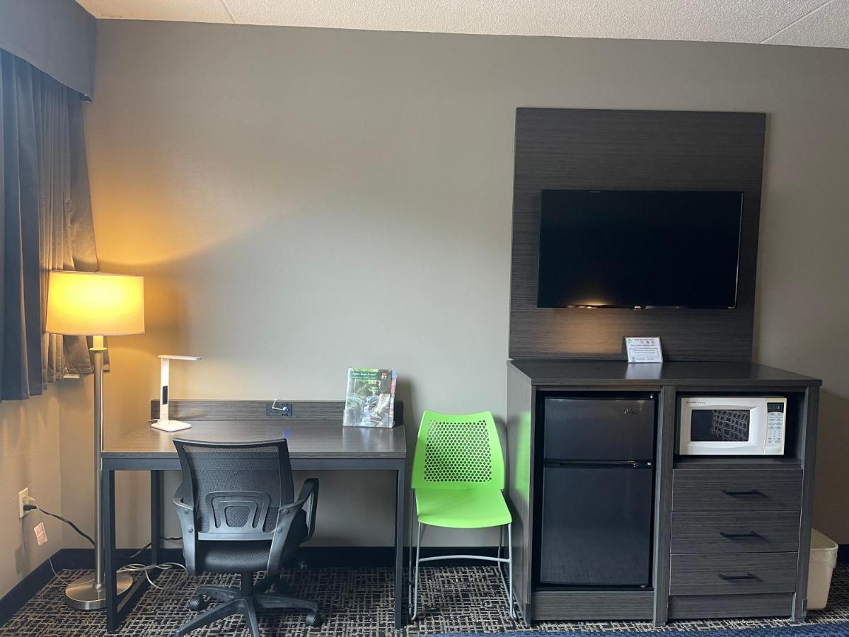 Wingate By Wyndham Lake George Exterior foto